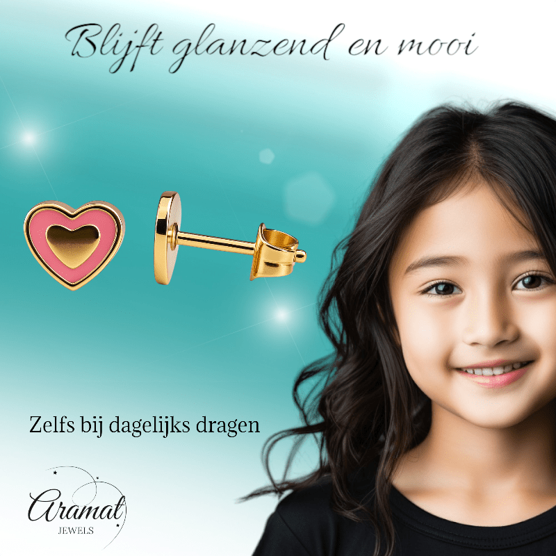 Goudkleurige hartjes oorbellen met roze emaille - oor6074 - Oorbellen kopen# - 6mm - alles - brandfoto