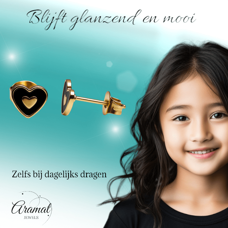 Goudkleurige hartjes oorbellen met zwart emaille - oor6075 - Oorbellen kopen# - 6mm - alles - cadeau