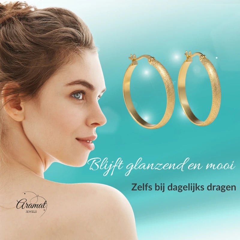 Goudkleurige Matte RVS Oorringen Sandblasted - 30 mm - Aramat Jewels - Oorringen - cadeautip