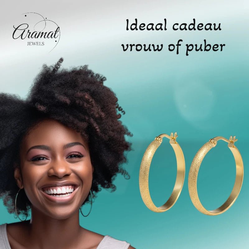 Goudkleurige Matte RVS Oorringen Sandblasted - 30 mm - Aramat Jewels - Oorringen - cadeautip