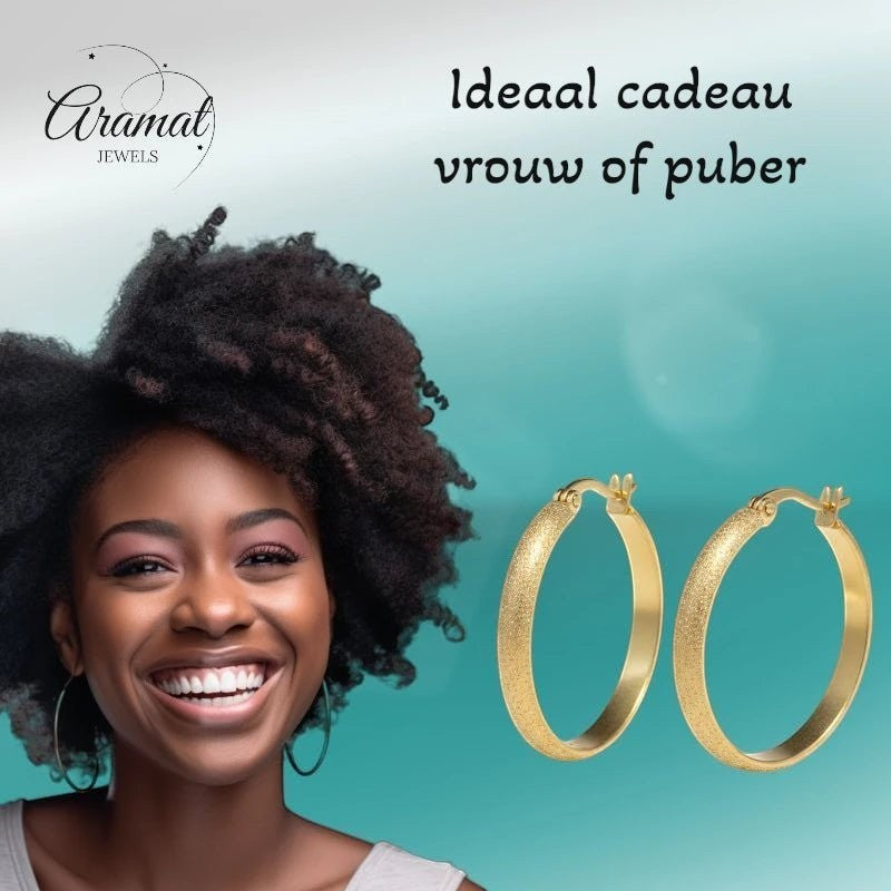 Goudkleurige Matte RVS Oorringen Sandblasted - 30 mm - Aramat Jewels - Oorringen - cadeautip