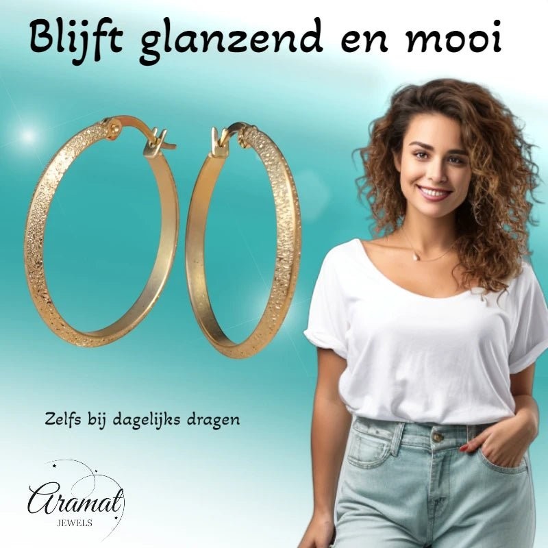 Goudkleurige Matte RVS Oorringen Sandblasted - 32 mm - Aramat Jewels - Oorringen - cadeautip