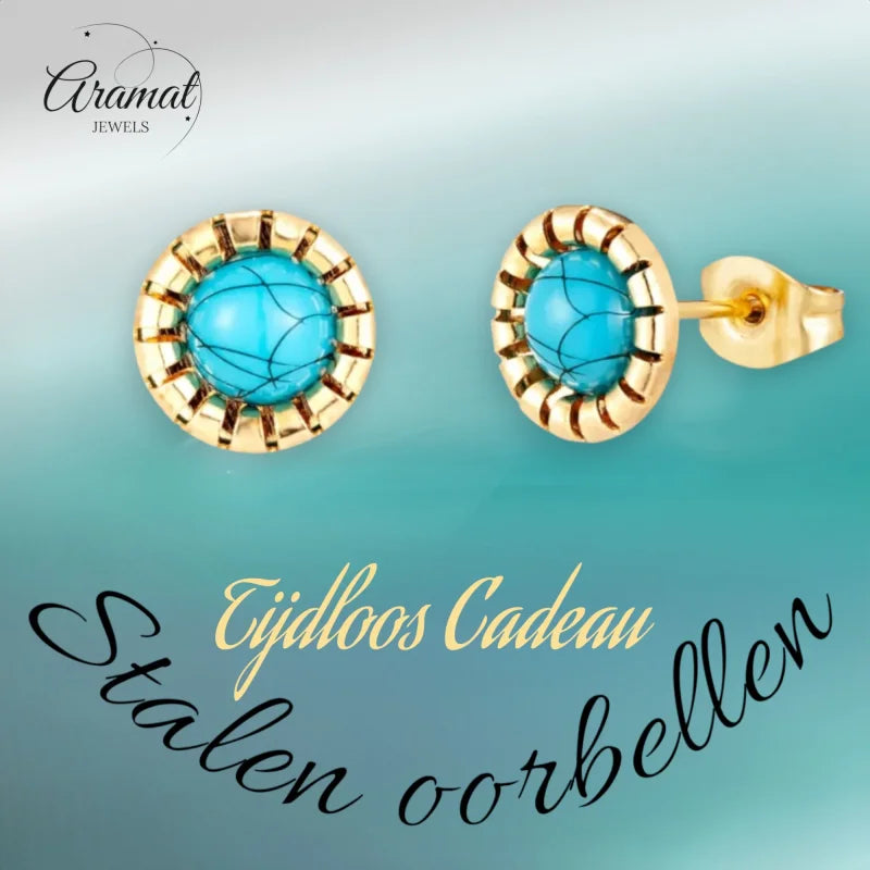 Turquoise oorbellen met gouden rand.