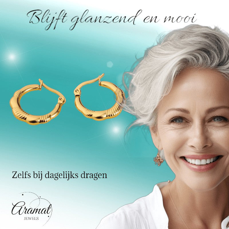 Goudkleurige RVS oorringen streepjes 20mm - oor6367 - 514397 - Oorringen kopen# - 20mm - alles - cadeau