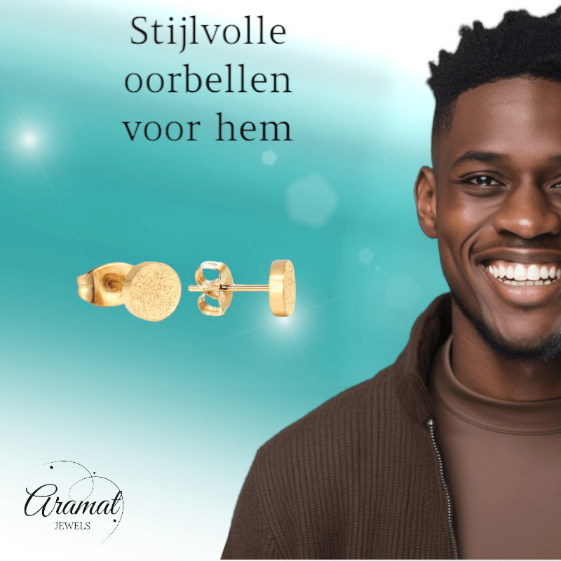 Goudkleurige sandblasted oorstekers 7mm - Aramat Jewels - Oorbellen - cadeautip