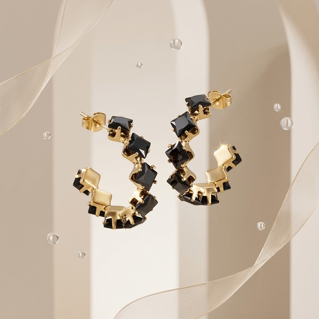 Goudkleurige Zirkonia Oorringen 28x5mm RVS - 8 Steentjes - Aramat Jewels - Oorbellen - cadeautip