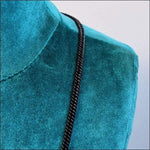 Blauwe Fluwelen Jurk Met Zwarte Ketting Op Gourmetketting 60cm 5mm Staal Zwart Heren Dames.