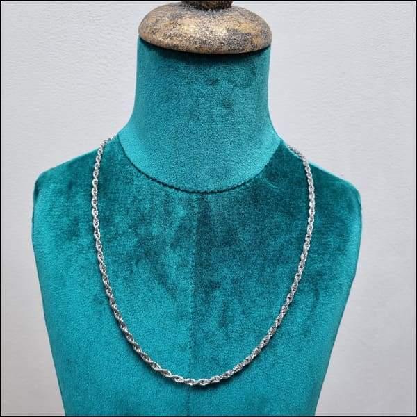 Ketting Koord Staal 60cm Zilverkleurig Met Hanger Op Mannequin