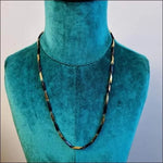 Gouden Blokjes Ketting Op Mannequin - Blokjes Ketting Staal 55cm 3mm Goudkleurig Zwart Her