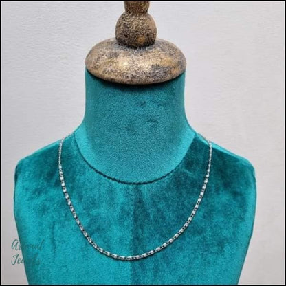 Stalen Griekse Halsketting Van Aramat Jewels® Met Mannequin