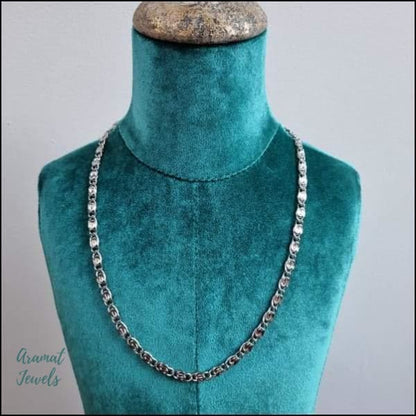 Stalen Griekse Halsketting Van Aramat Jewels® Mannequin Met Ketting