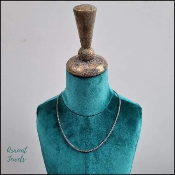 Stalen Vossenstaart Ketting - Mannequin Met Ketting