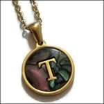 Stalen Initiaal Ketting Met Letter t En Abalone Schelp.