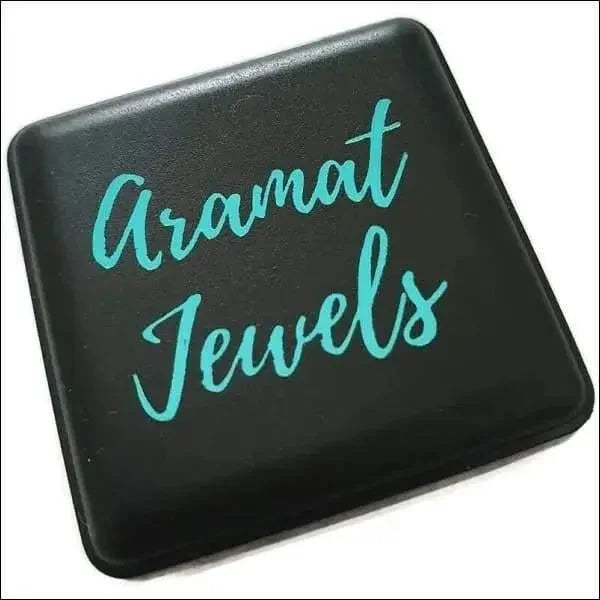 Stalen Bolletjes Ketting Met Blauw Opschrift Van Aramat Jewels.