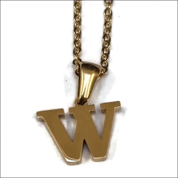 Een gouden ketting met de letter w erop