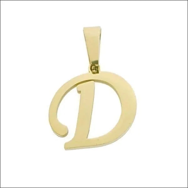 Een gouden hanger met de letter d erop