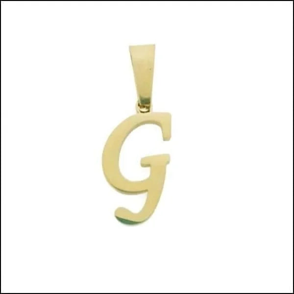 Een gouden hanger met de letter g erop