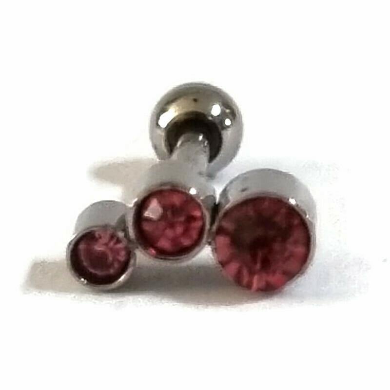 Rode Kristallen Op Witte Achtergrond Voor Helixpiercing Tragus Piercing Met Steentjes Roze Rechts