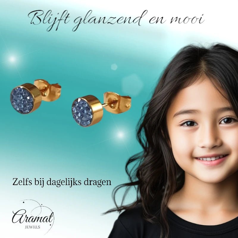 Lichtblauwe kristallen oorstekers 6 mm – goudkleurig - oor3096 - Oorbellen kopen# - 6mm - alles - blauw