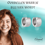 Mat Zilverkleurige RVS Oorringen met Sandblasted Streep - oor5788 - se24030 - Oorringen kopen# - 13mm - 7mm - alles