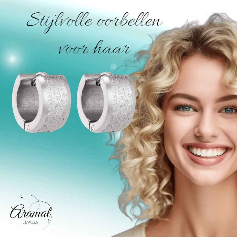 Mat Zilverkleurige RVS Oorringen met Sandblasted Streep - oor5788 - se24030 - Oorringen kopen# - 13mm - 7mm - alles