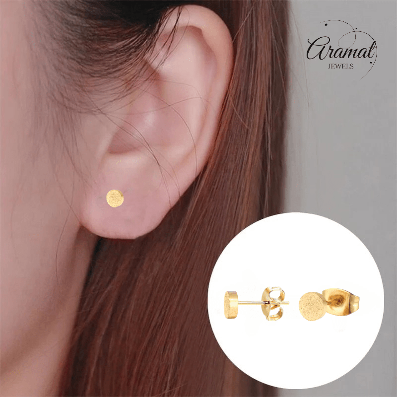 Matte Goudkleurige Ronde Oorstekers 5mm - Aramat Jewels - Oorbellen - cadeautip