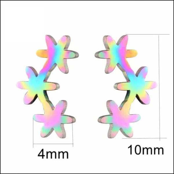 Een paar vlindervormige regenboogkleurige metalen oorbellen