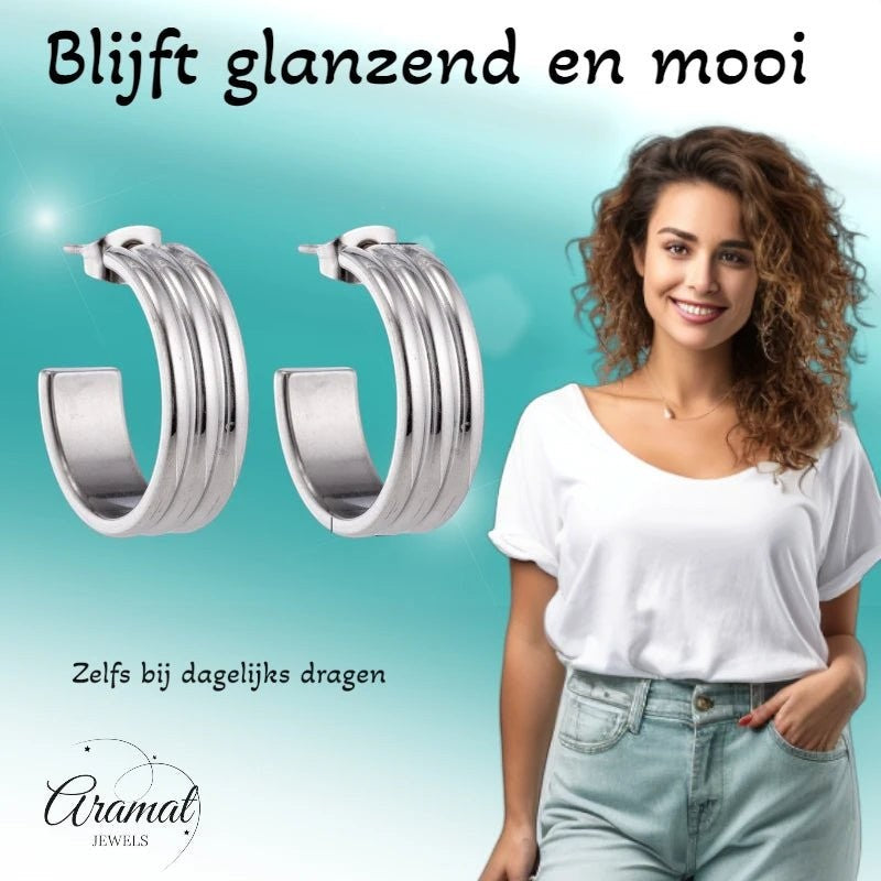 Oorbellen – 23mm Half - Hoop Streeprelief op RVS Zilverkleur - Aramat Jewels - Oorringen - cadeautip