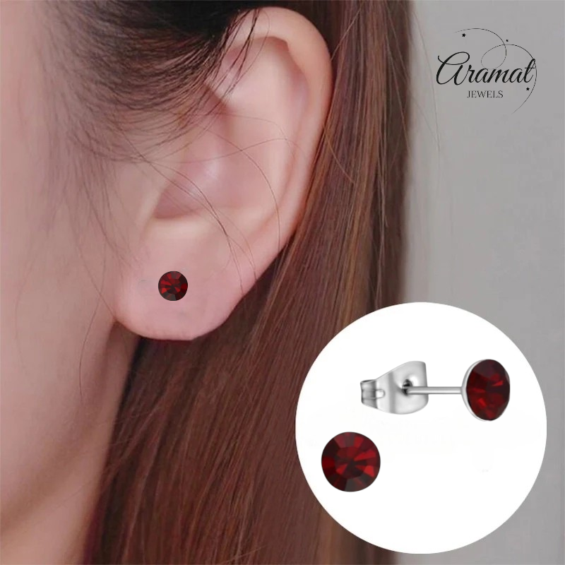 Stalen Kristal Oorbellen met donkerrood steentje – Zilverkleur – 5mm