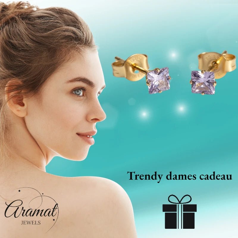Oorbellen – RVS Goudkleur met Lila Vierkante Zirkonia (4mm) - Aramat Jewels - Oorbellen - cadeautip