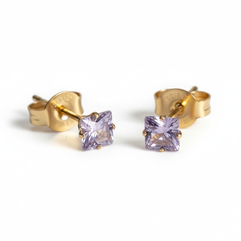 Oorbellen – RVS Goudkleur met Lila Vierkante Zirkonia (4mm) - Aramat Jewels - Oorbellen - cadeautip