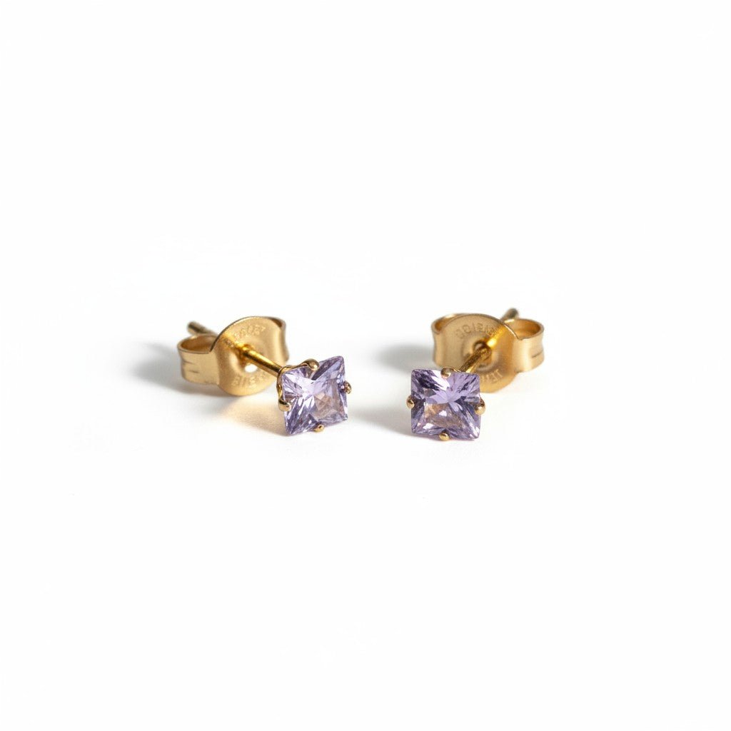 Oorbellen – RVS Goudkleur met Lila Vierkante Zirkonia (4mm) - Aramat Jewels - Oorbellen - cadeautip