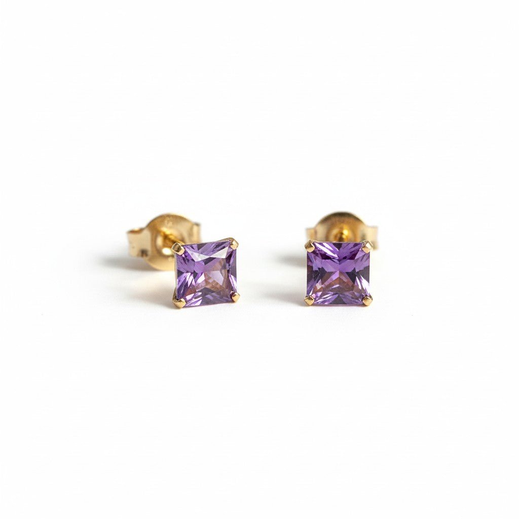 Oorbellen – RVS Goudkleur met Paarse Vierkante Zirkonia (5mm) - Aramat Jewels - Oorbellen - cadeautip