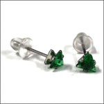 Zweerknopjes Zirkonia Oorbellen Driehoek Zilverkleurig / 4 Mm / Groen