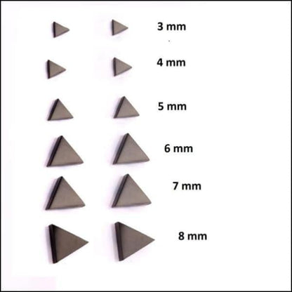 Stalen Oorbellen Driehoek Met Nummer 5 - Stalen Oorbellen-driehoek-zweerknopjes