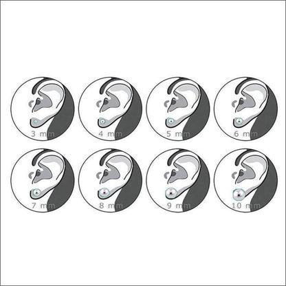 Zilveren Oorhangers Met 6mm Transparante Zirkonia Op Witte Achtergrond