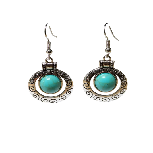 Close-up Van Prachtige Bohemien Oorhangers Met Turquoise Steen Door Aramat Jewels®