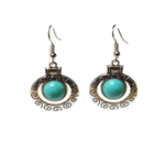 Close-up Van Prachtige Bohemien Oorhangers Met Turquoise Steen Door Aramat Jewels®