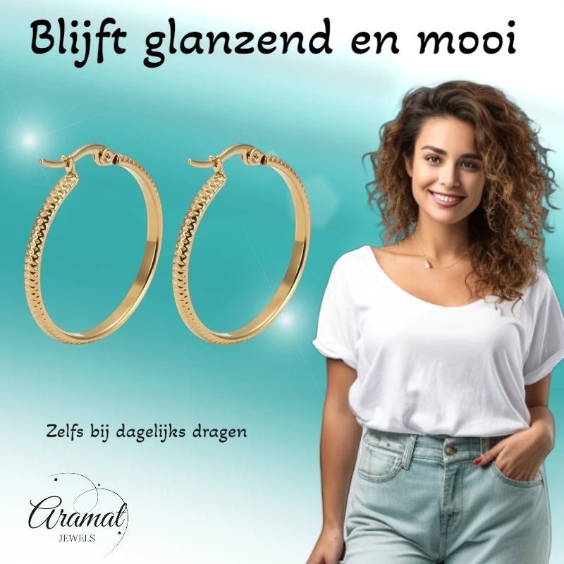 Oorringen – 25mm Creool Puntjes Patroon RVS Goudkleur Dames - Aramat Jewels - Oorringen - cadeautip