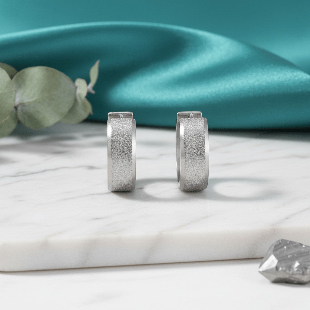 Oorringen – Huggie RVS 20mm Sandblasted Zilverkleur - Aramat Jewels - Oorringen - cadeautip