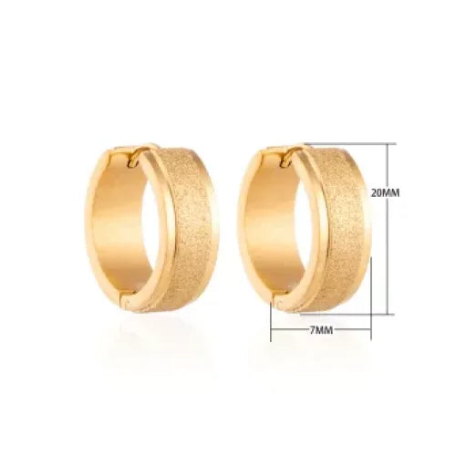 Stoere Sandblasted Gouden Oorringen Van Aramat Jewels®