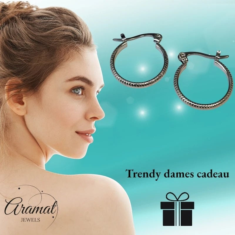 Oorringen – RVS Zilverkleur met Streepjes (18mm) - Aramat Jewels - Oorringen - cadeautip