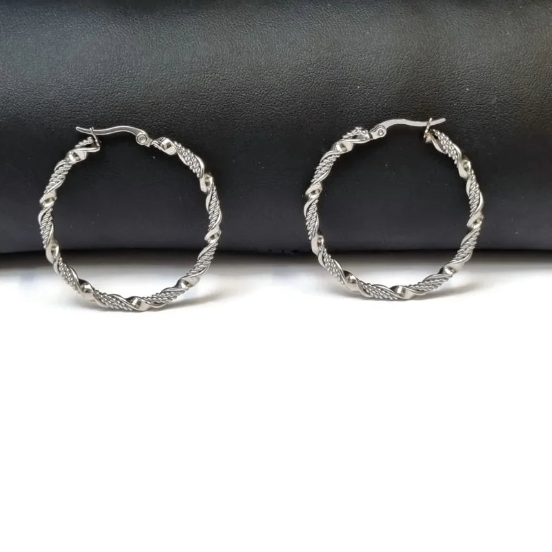 Stalen Twisted Oorringen - Zilveren Hoops Met Extra Flair