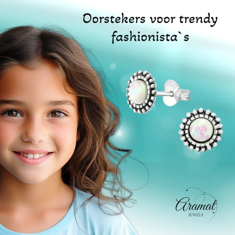 Oorstekers – Sterling Zilver Bali Etnisch Wit Opaal 8mm Geoxideerd - Aramat Jewels - Oorbellen - cadeautip