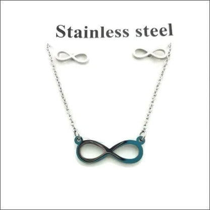 Een ketting met een oneindigheidssymbool erop