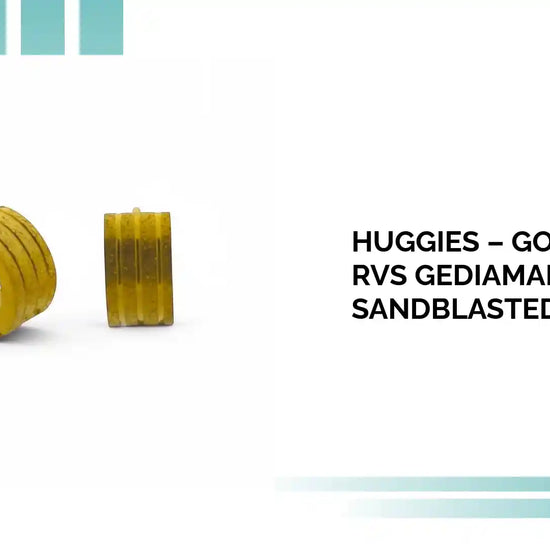 Huggies &ndash; Goudkleurig RVS Gediamanteerd met Sandblasted Streepjes by@Outfy
