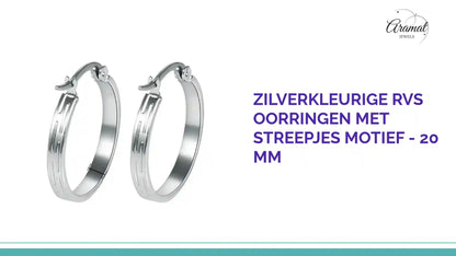 Zilverkleurige RVS Oorringen met Streepjes Motief - 20 mm by@Outfy