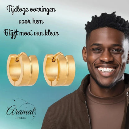 RVS Huggie Oorringen Dunne Gleuf Goudkleur 13mm - Dames - Aramat Jewels - Oorringen - cadeautip