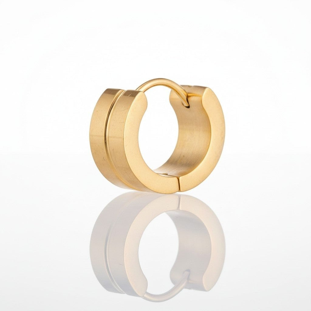 RVS Huggie Oorringen Dunne Gleuf Goudkleur 13mm - Dames - Aramat Jewels - Oorringen - cadeautip