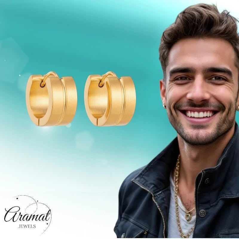 RVS Huggie Oorringen Dunne Gleuf Goudkleur 13mm - Dames - Aramat Jewels - Oorringen - cadeautip